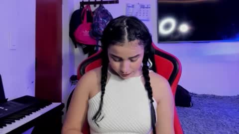 Snapshot of angelique_dubois chatting on 02/25/26, 07:56 ANGELIQUE DUBOIS online show from 02/25/26, 07:56