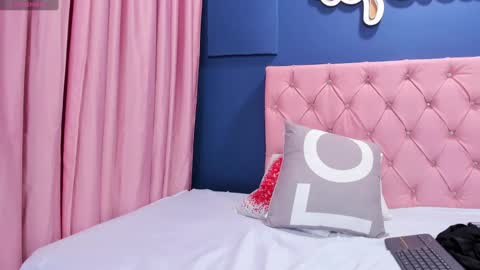 Snapshot of angelitawild_ chatting on 02/23/25, 08:22 angel online show from 02/23/25, 08:22