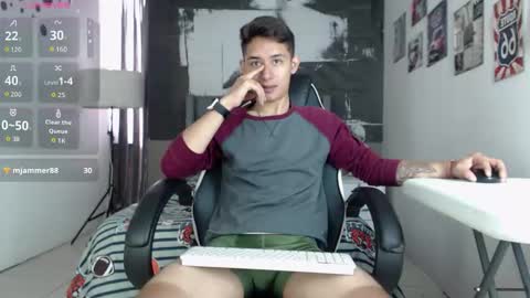 Snapshot of angell01_ chatting on 11/17/25, 07:30 Angel online show from 11/17/25, 07:30