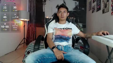 Snapshot of angell01_ chatting on 11/21/25, 08:18 Angel online show from 11/21/25, 08:18