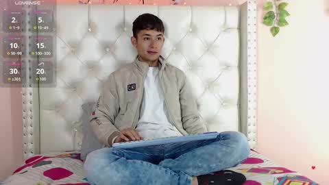 Snapshot of angell01_ chatting on 12/18/25, 08:04 Angel online show from 12/18/25, 08:04