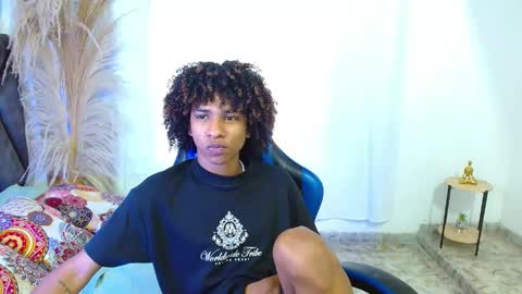 Snapshot of angell18_ chatting on 05/26/26, 08:38 Angel online show from 05/26/26, 08:38