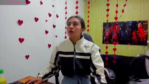 Snapshot of angell_cooper8 chatting on 02/23/26, 12:35 Angell cooper8 online show from 02/23/26, 12:35