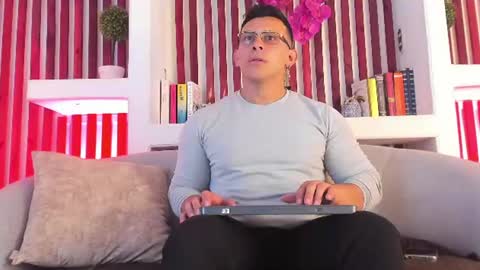 Snapshot of angell_rodriguez chatting on 06/15/26, 04:36 angell_rodriguez online show from 06/15/26, 04:36