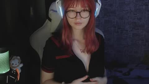 Snapshot of angellmarel chatting on 12/17/25, 09:21 Anora online show from 12/17/25, 09:21