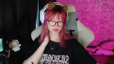 Snapshot of angellmarel chatting on 12/20/25, 03:24 Anora online show from 12/20/25, 03:24