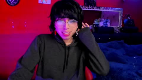 Snapshot of angellonfire chatting on 12/18/24, 04:31 Angel  online show from 12/18/24, 04:31