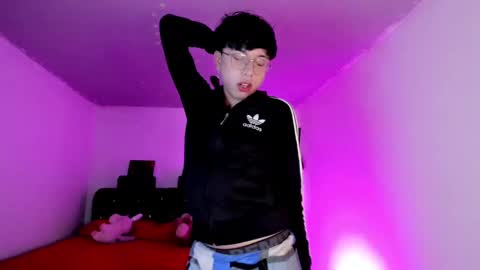 Snapshot of angellonfire chatting on 10/31/25, 12:11 Angel online show from 10/31/25, 12:11