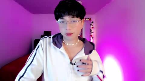 Snapshot of angellonfire chatting on 11/23/25, 08:36 Angel online show from 11/23/25, 08:36