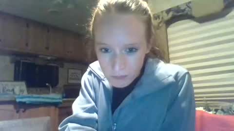 angellove8606 online show from 12/17/25, 07:14