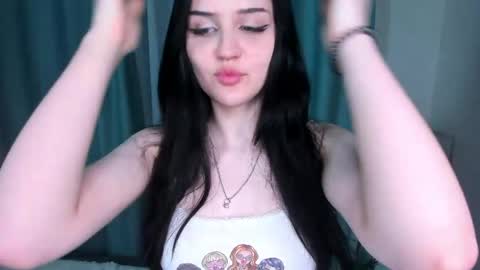angellvee online show from 05/18/26, 08:58