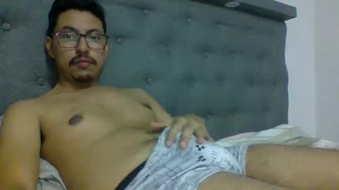 Snapshot of angelmont30 chatting on 12/17/25, 02:17 Angel online show from 12/17/25, 02:17