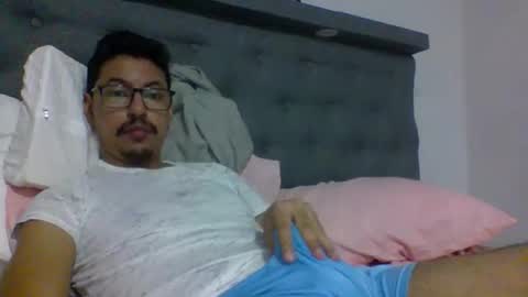 Snapshot of angelmont30 chatting on 12/22/25, 06:16 Angel online show from 12/22/25, 06:16