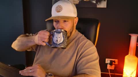 Snapshot of angeloeric chatting on 02/28/26, 12:06 BlackWolf online show from 02/28/26, 12:06