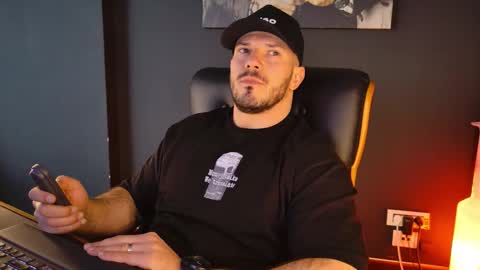 Snapshot of angeloeric chatting on 03/02/26, 11:06 BlackWolf online show from 03/02/26, 11:06