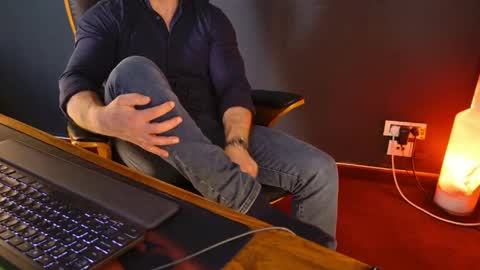 Snapshot of angeloeric chatting on 04/18/26, 11:03 BlackWolf online show from 04/18/26, 11:03