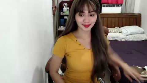 Snapshot of angelofcumx chatting on 10/14/25, 09:43 sabina online show from 10/14/25, 09:43