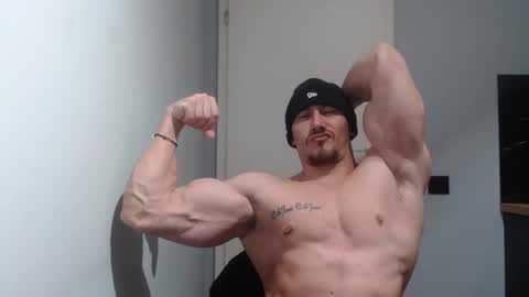 Snapshot of angelofit chatting on 02/11/25, 10:18 ------- SEX SHOW WITH GUYS AND GIRLS MUSCLE SHOW online show from 02/11/25, 10:18