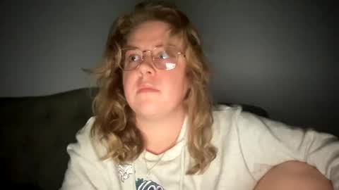 Snapshot of angeloflight273360 chatting on 01/28/25, 04:18 Angel of Light online show from 01/28/25, 04:18