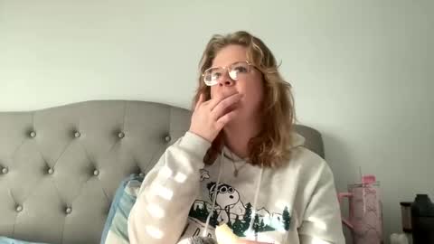 Snapshot of angeloflight273360 chatting on 01/28/25, 08:47 Angel of Light online show from 01/28/25, 08:47