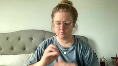 Snapshot of angeloflight273360 chatting on 02/04/25, 07:33 Angel of Light online show from 02/04/25, 07:33