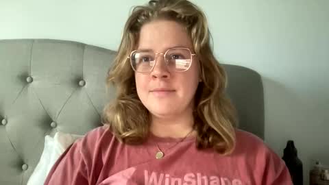 Snapshot of angeloflight273360 chatting on 02/06/25, 05:19 Angel of Light online show from 02/06/25, 05:19