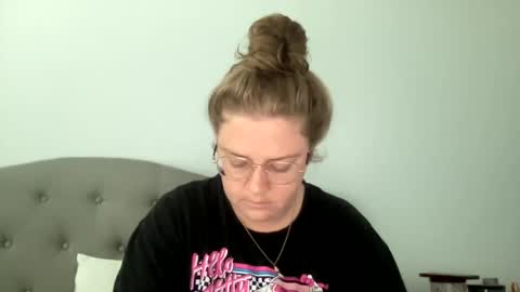 Snapshot of angeloflight273360 chatting on 02/08/25, 02:16 Angel of Light online show from 02/08/25, 02:16