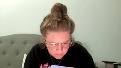 Snapshot of angeloflight273360 chatting on 02/08/25, 05:18 Angel of Light online show from 02/08/25, 05:18