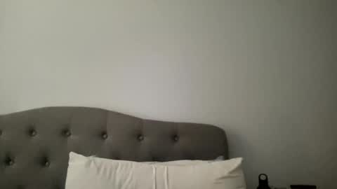 Snapshot of angeloflight273360 chatting on 02/11/25, 05:18 Angel of Light online show from 02/11/25, 05:18