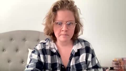 Snapshot of angeloflight273360 chatting on 02/14/25, 08:37 Angel of Light online show from 02/14/25, 08:37