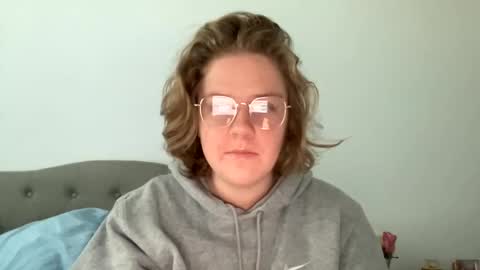 Snapshot of angeloflight273360 chatting on 02/18/25, 02:27 Angel of Light online show from 02/18/25, 02:27