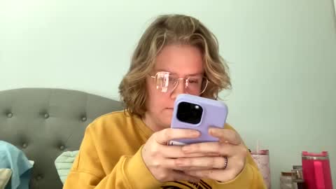 Snapshot of angeloflight273360 chatting on 02/21/25, 06:59 Angel of Light online show from 02/21/25, 06:59