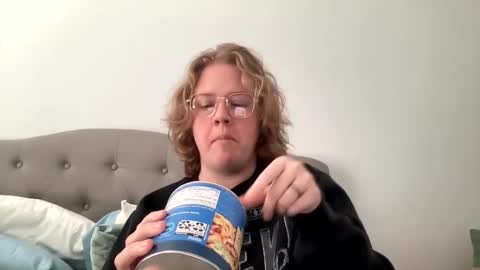 Snapshot of angeloflight273360 chatting on 02/25/25, 09:24 Angel of Light online show from 02/25/25, 09:24