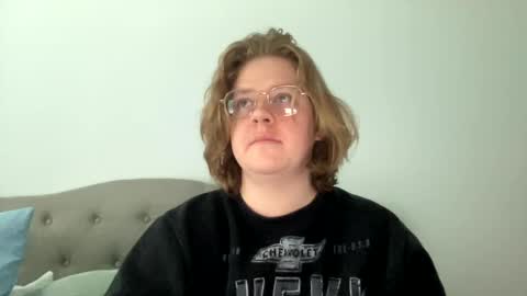 Snapshot of angeloflight273360 chatting on 02/27/25, 03:05 Angel of Light online show from 02/27/25, 03:05