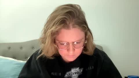 Snapshot of angeloflight273360 chatting on 02/27/25, 06:53 Angel of Light online show from 02/27/25, 06:53