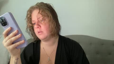 Snapshot of angeloflight273360 chatting on 09/11/25, 01:33 Angel of Light online show from 09/11/25, 01:33