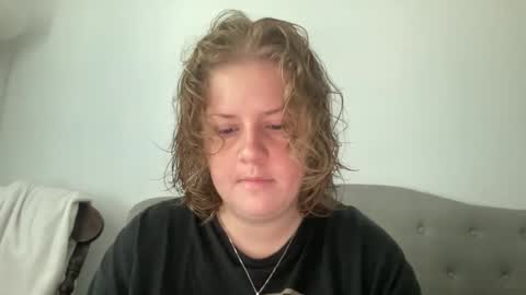 Snapshot of angeloflight273360 chatting on 09/13/25, 02:06 Angel of Light online show from 09/13/25, 02:06