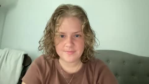 Snapshot of angeloflight273360 chatting on 09/19/25, 12:50 Angel of Light online show from 09/19/25, 12:50