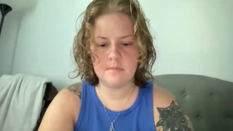 Snapshot of angeloflight273360 chatting on 09/20/25, 01:01 Angel of Light online show from 09/20/25, 01:01