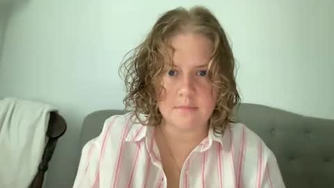 Snapshot of angeloflight273360 chatting on 09/21/25, 01:13 Angel of Light online show from 09/21/25, 01:13