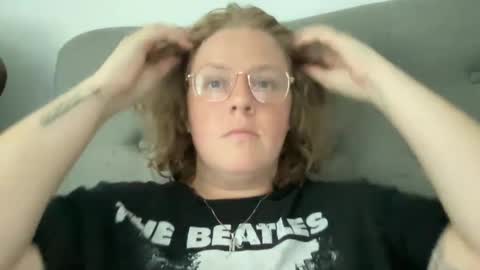 Snapshot of angeloflight273360 chatting on 09/23/25, 04:32 Angel of Light online show from 09/23/25, 04:32