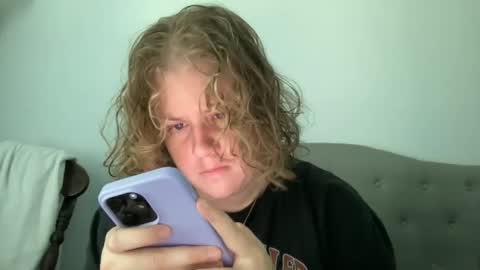 Snapshot of angeloflight273360 chatting on 09/24/25, 01:47 Angel of Light online show from 09/24/25, 01:47