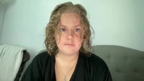 Snapshot of angeloflight273360 chatting on 10/02/25, 12:23 Angel of Light online show from 10/02/25, 12:23