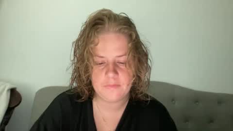 Snapshot of angeloflight273360 chatting on 10/06/25, 02:03 Angel of Light online show from 10/06/25, 02:03