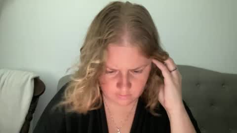 Snapshot of angeloflight273360 chatting on 10/07/25, 01:41 Angel of Light online show from 10/07/25, 01:41