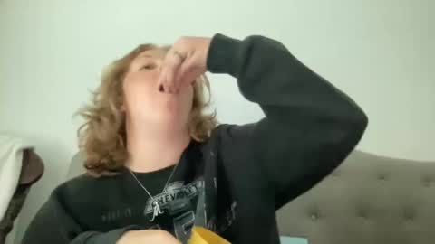 Snapshot of angeloflight273360 chatting on 10/10/25, 05:01 Angel of Light online show from 10/10/25, 05:01