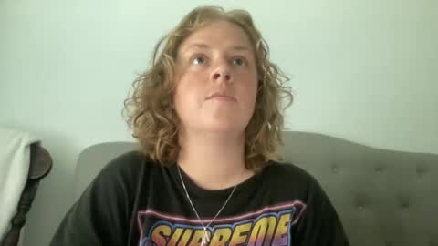 Snapshot of angeloflight273360 chatting on 10/18/25, 03:13 Angel of Light online show from 10/18/25, 03:13