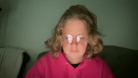 Snapshot of angeloflight273360 chatting on 10/21/25, 11:44 Angel of Light online show from 10/21/25, 11:44