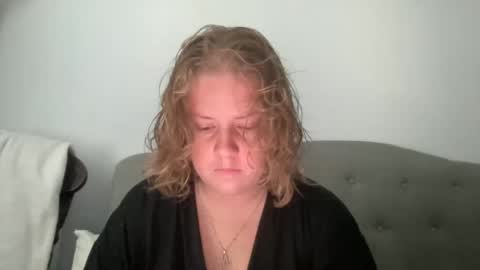 Snapshot of angeloflight273360 chatting on 10/24/25, 01:18 Angel of Light online show from 10/24/25, 01:18