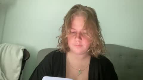 Snapshot of angeloflight273360 chatting on 10/27/25, 01:15 Angel of Light online show from 10/27/25, 01:15